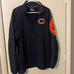 Chicago Bears NFL on field apparel pull over.